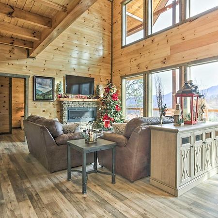 Smoky Mountain Hideaway With Hot Tub, Deck And Views! Βίλα Gatlinburg Εξωτερικό φωτογραφία
