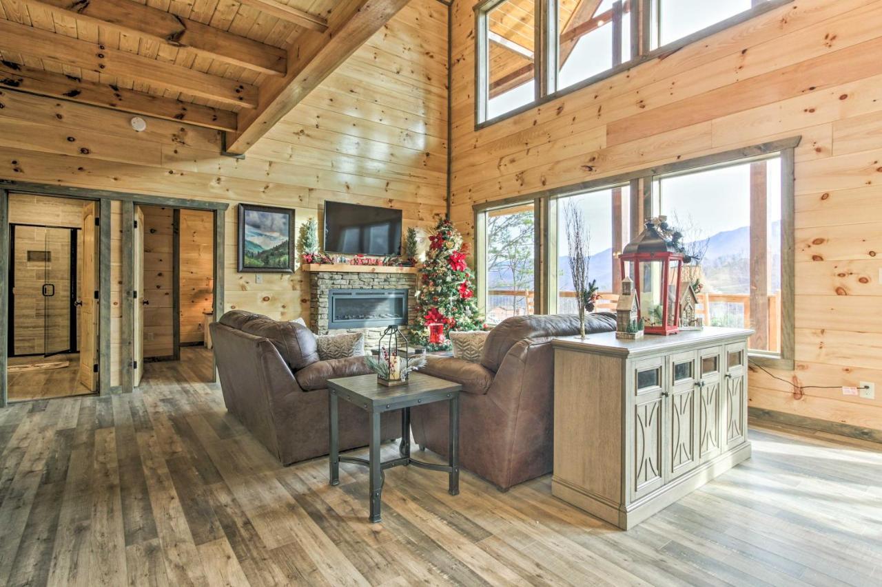 Smoky Mountain Hideaway With Hot Tub, Deck And Views! Βίλα Gatlinburg Εξωτερικό φωτογραφία