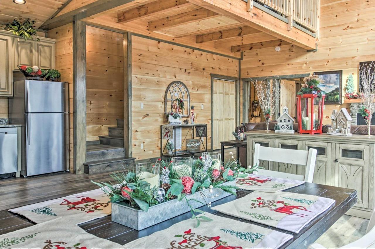 Smoky Mountain Hideaway With Hot Tub, Deck And Views! Βίλα Gatlinburg Εξωτερικό φωτογραφία
