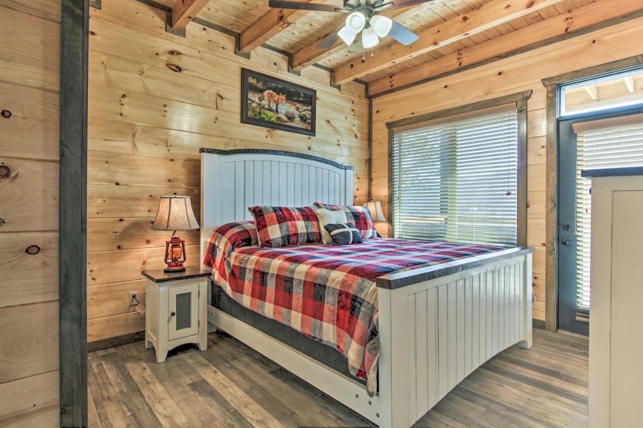 Smoky Mountain Hideaway With Hot Tub, Deck And Views! Βίλα Gatlinburg Εξωτερικό φωτογραφία