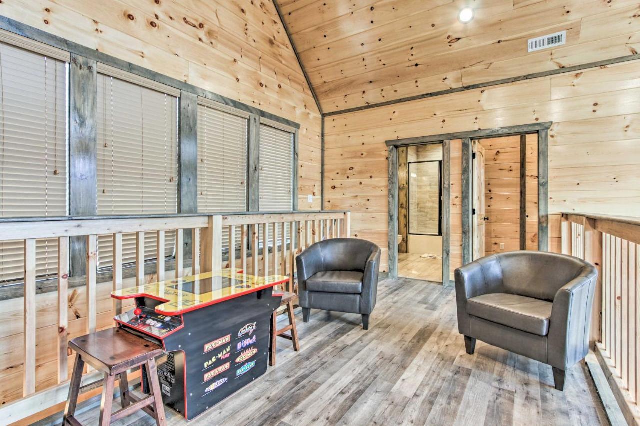 Smoky Mountain Hideaway With Hot Tub, Deck And Views! Βίλα Gatlinburg Εξωτερικό φωτογραφία