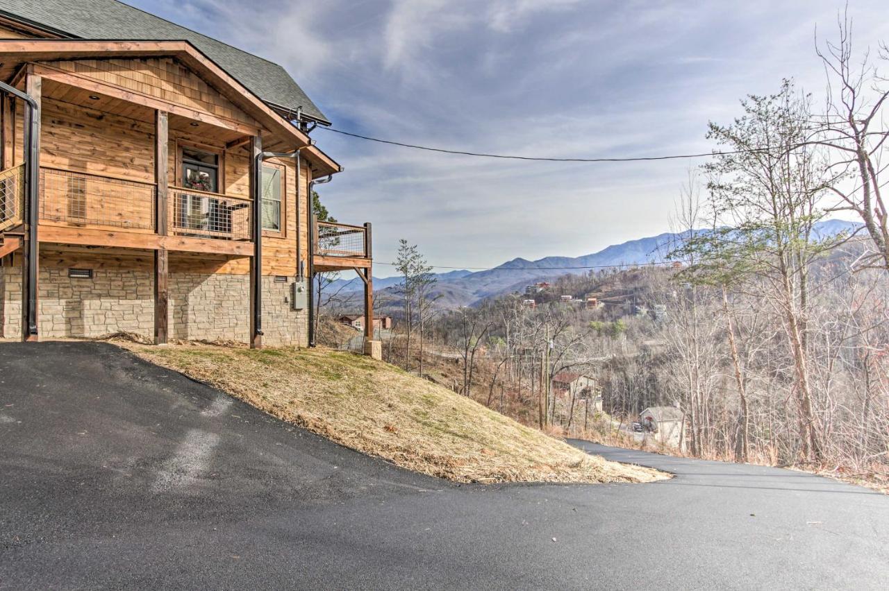 Smoky Mountain Hideaway With Hot Tub, Deck And Views! Βίλα Gatlinburg Εξωτερικό φωτογραφία