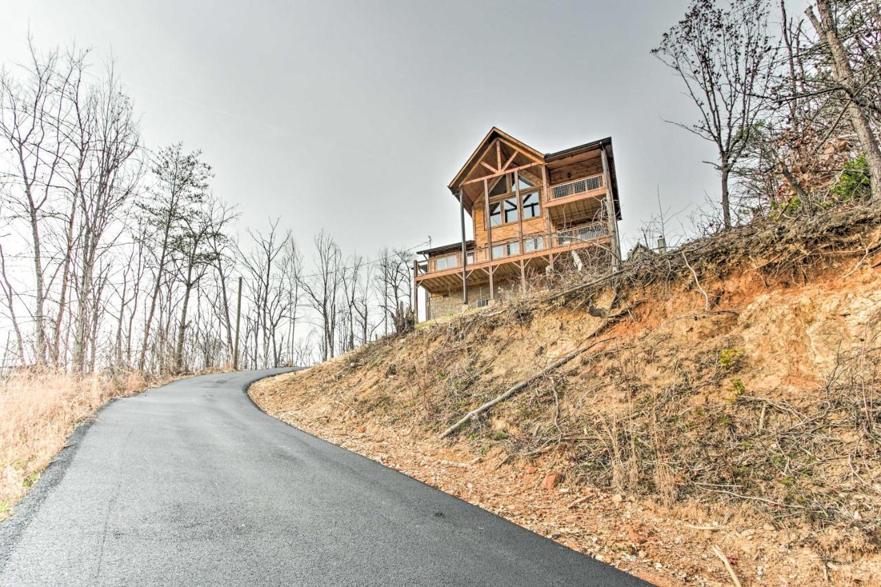 Smoky Mountain Hideaway With Hot Tub, Deck And Views! Βίλα Gatlinburg Εξωτερικό φωτογραφία