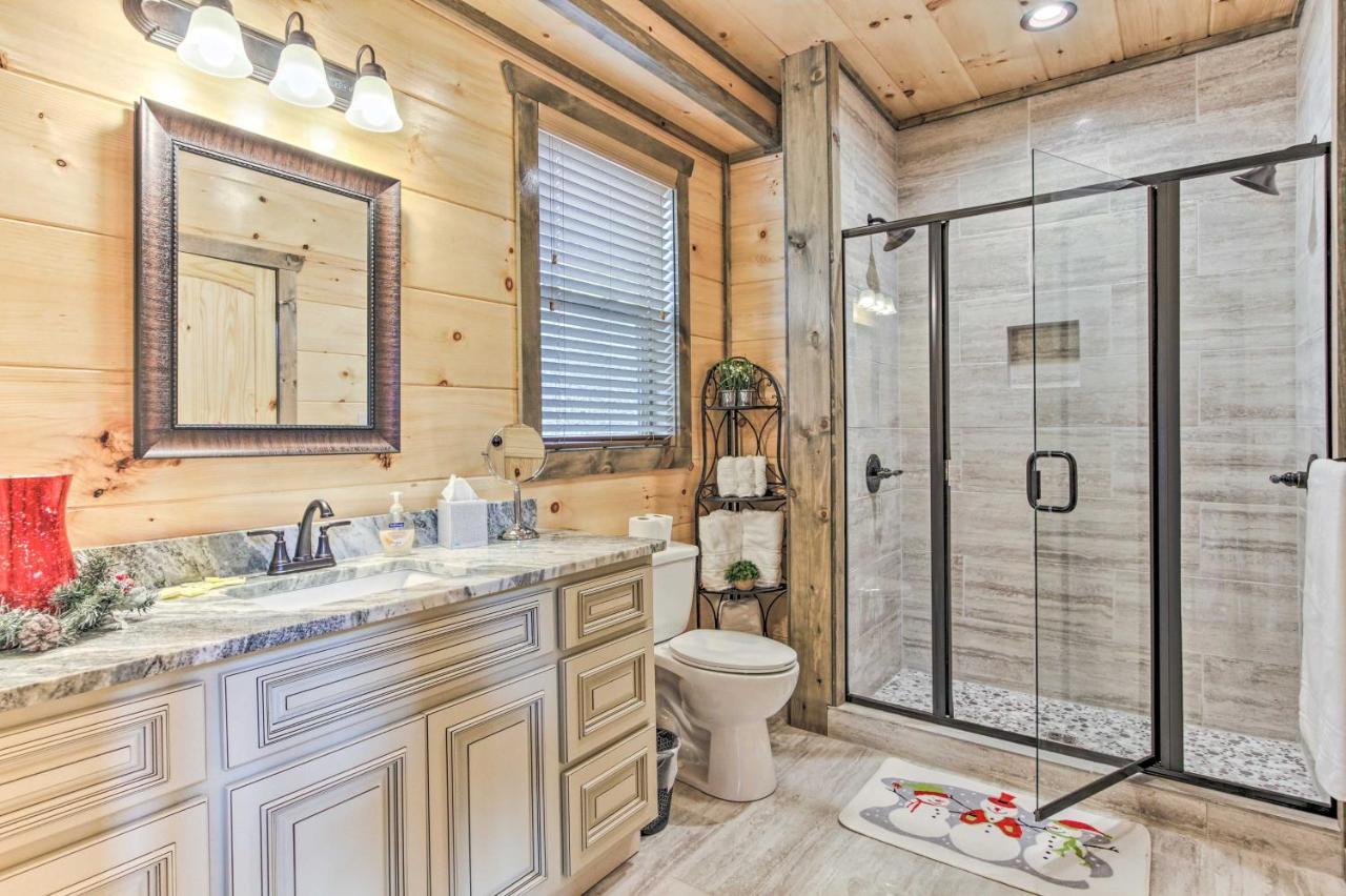 Smoky Mountain Hideaway With Hot Tub, Deck And Views! Βίλα Gatlinburg Εξωτερικό φωτογραφία