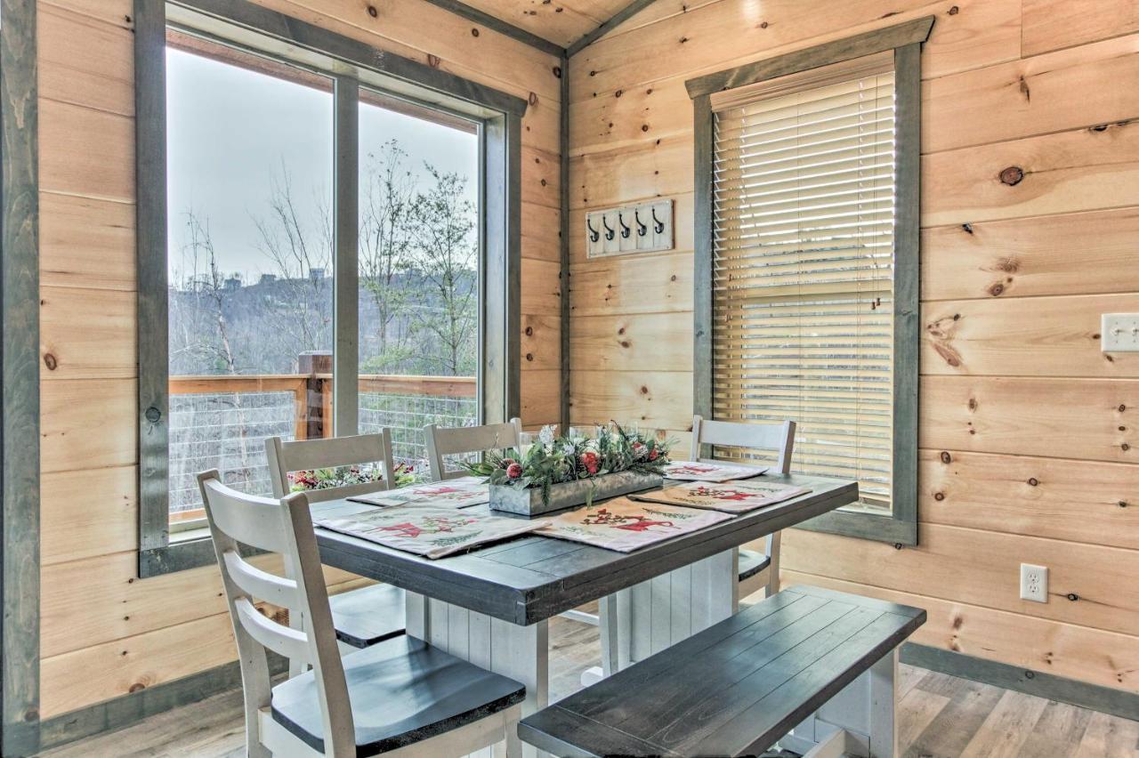 Smoky Mountain Hideaway With Hot Tub, Deck And Views! Βίλα Gatlinburg Εξωτερικό φωτογραφία