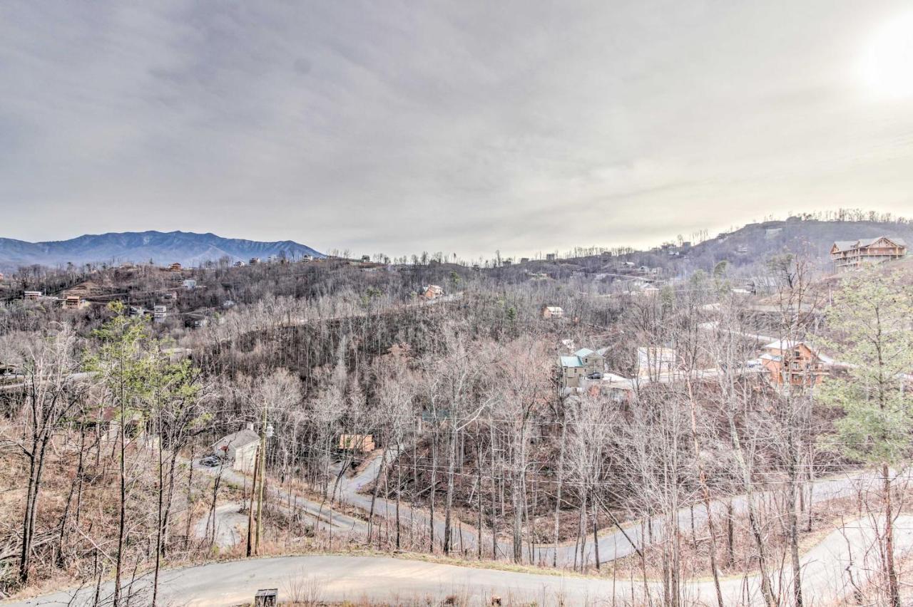 Smoky Mountain Hideaway With Hot Tub, Deck And Views! Βίλα Gatlinburg Εξωτερικό φωτογραφία